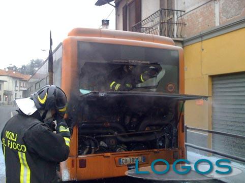 Castano Primo - Brucia autobus di linea