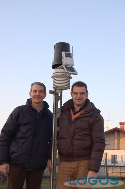 Inveruno - Stefano e Adriano con la stazione meteo
