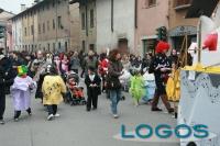 Carnevale 2011 - Vanzaghello: in strada coriandoli e scherzi.3