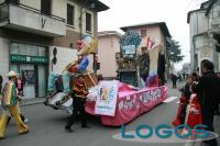 Carnevale 2011 - Vanzaghello: in strada coriandoli e scherzi.2