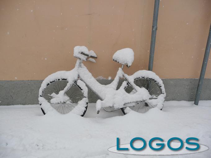 Generica - Bicicletta innevata