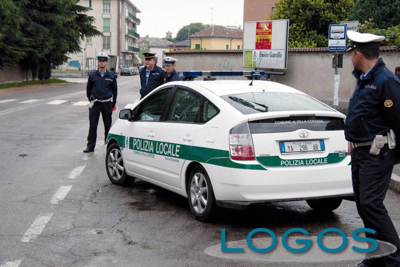 Busto Garolfo - Vigili durante un posto di controllo