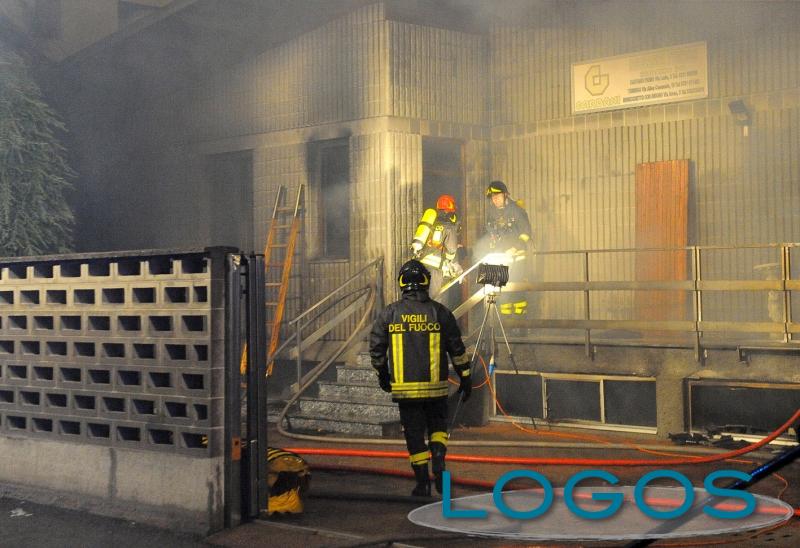 Castano Primo - Incendio alle pompe funebri Cardani (Foto Pubblifoto)