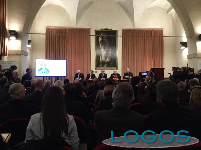 Milano - La conferenza di preparazione alla visita di Papa Francesco
