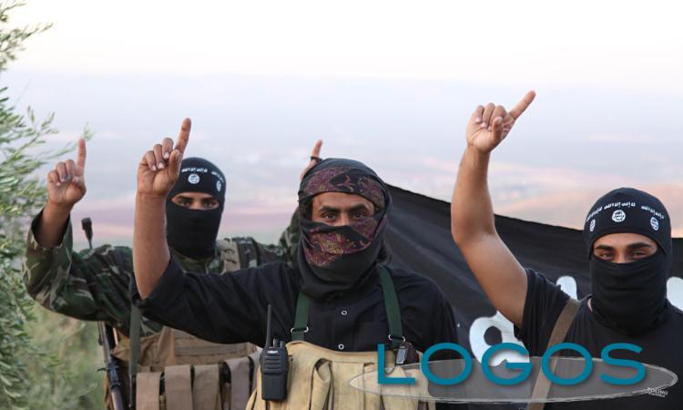Generica - Combattenti dell'ISIS (da internet)