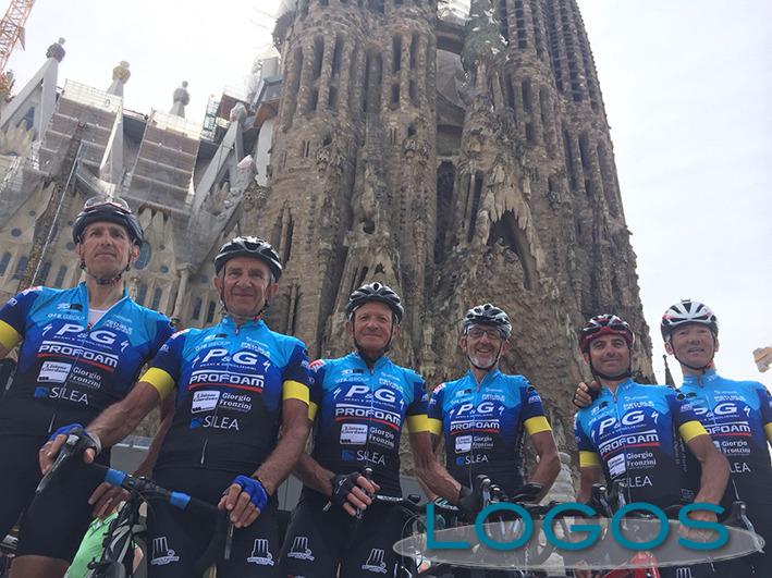Castano Primo - I sei 'ciclisti' appena arrivati a Barcellona 