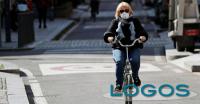 Salute - In bicicletta con la mascherina (foto internet)