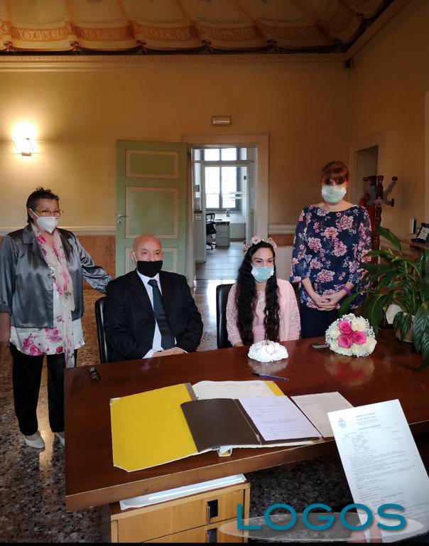 Cuggiono - Matrimonio con mascherine in Villa Annoni
