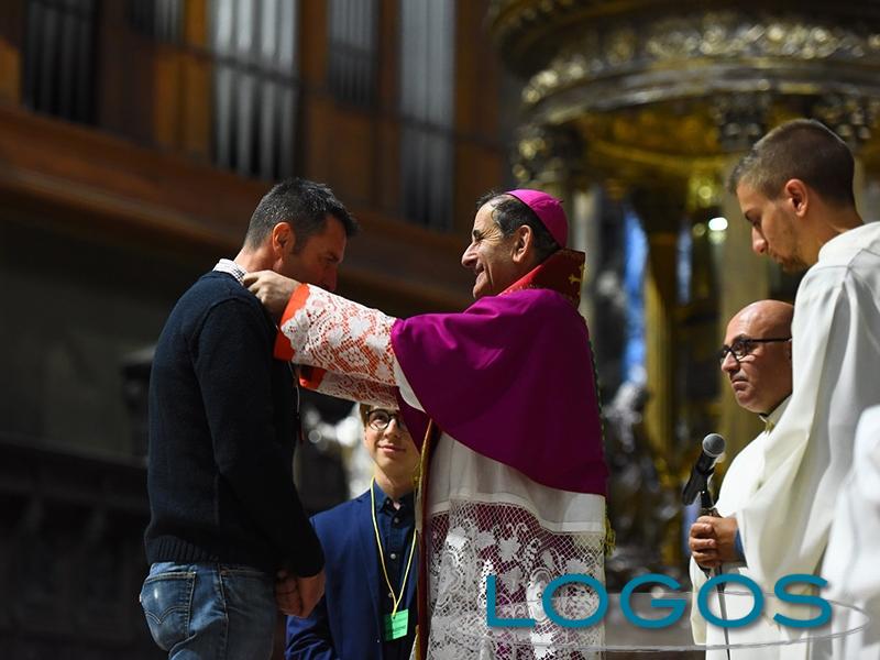 Milano - L'Arcivescovo con i giovani (Foto internet)