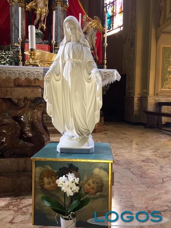 Vanzaghello - La statua della Madonna della Medaglia Miracolosa