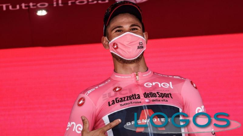 Sport - Filippo Ganna con la maglia rosa (Foto internet)