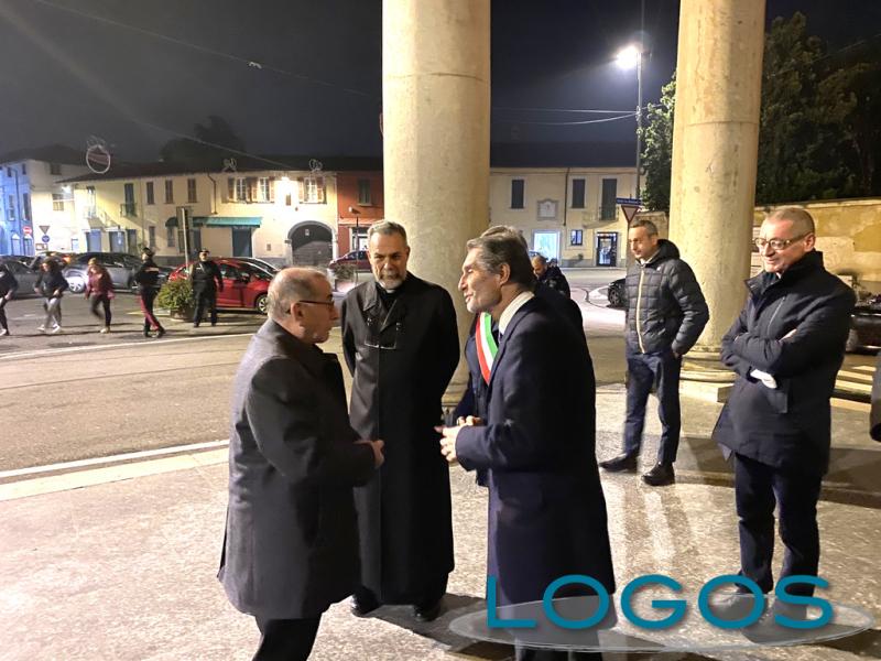 Cuggiono - Il presidente Attilio Fontana fuori dalla Basilica