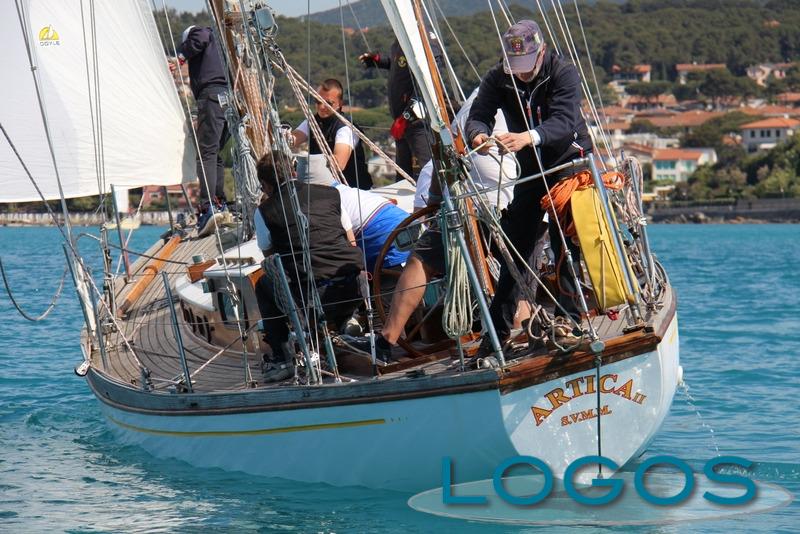 Sport - Regata delle vele d'epoca, nave standard