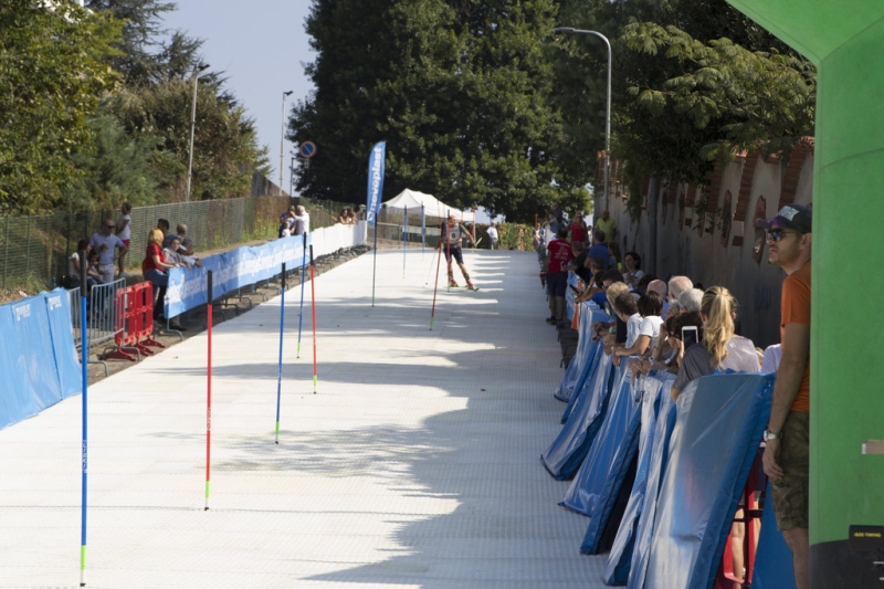 Turbigo / Sport - La pista da sci alle Medie 