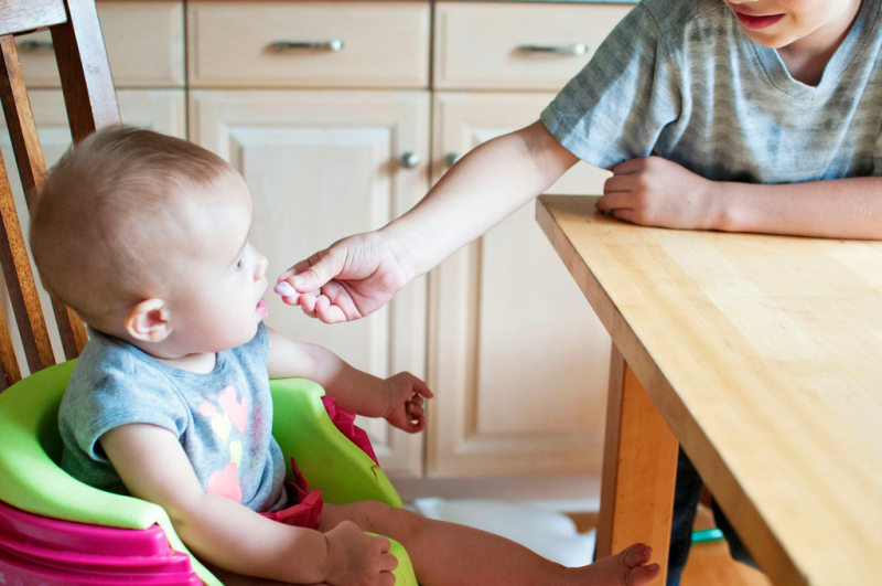 Salute - Bambini piccoli che mangiano