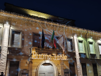 Cornaredo - Il municipio illuminato per le feste