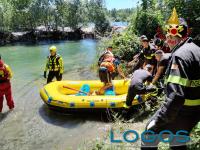 Cuggiono - VVF con gommone rafting traggono in salvo 4 ragazzi sul Ticino, 2024
