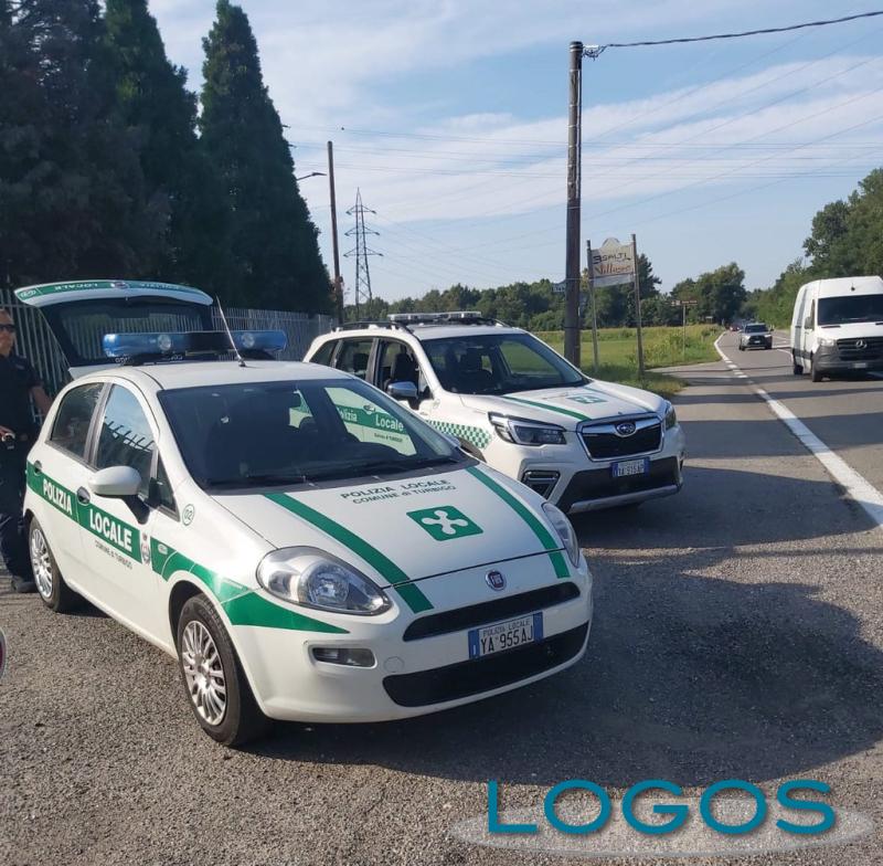 Turbigo - La Polizia locale durante un posto di controllo 