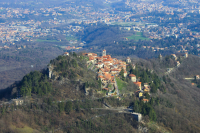 Sacro_Monte_di_Varese_-_panoramio.jpg